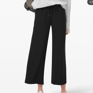LULULEMON 🍋 on the fly 7/8 WL pant.